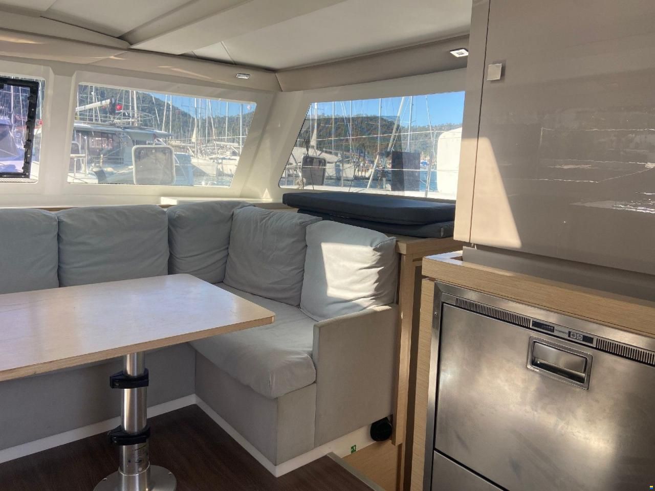 Fountaine Pajot Lucia 40