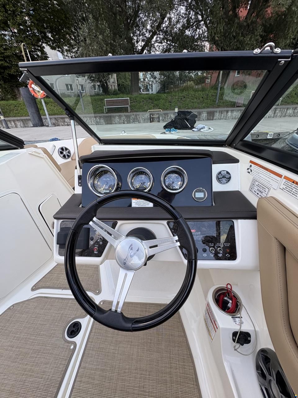 Sea Ray 210 SPX