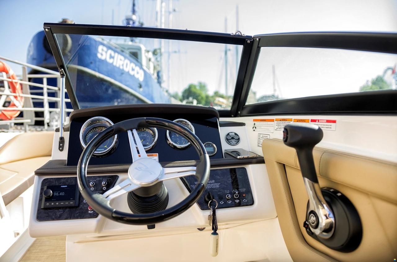 Sea Ray 210 SPX
