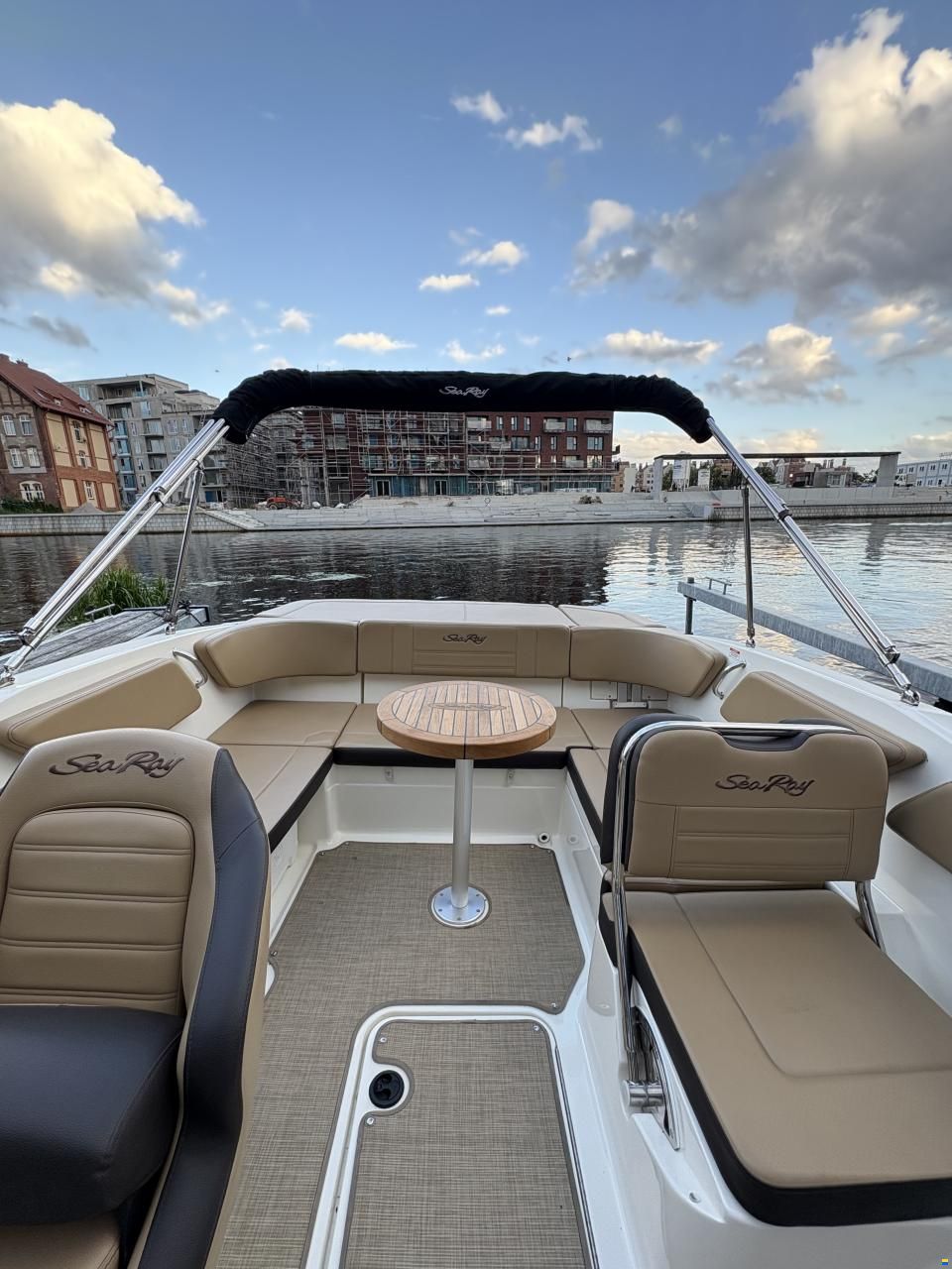 Sea Ray 210 SPX