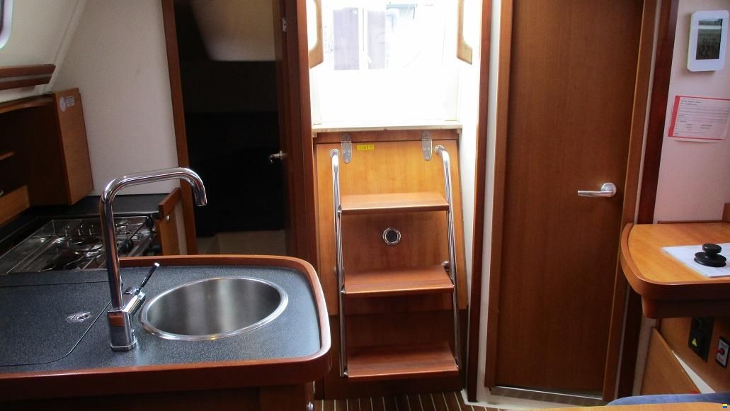 Hanse 325