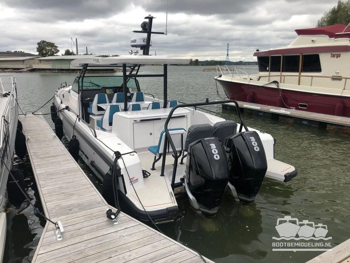 Axopar 37 SUN TOP, BRABUS LINE