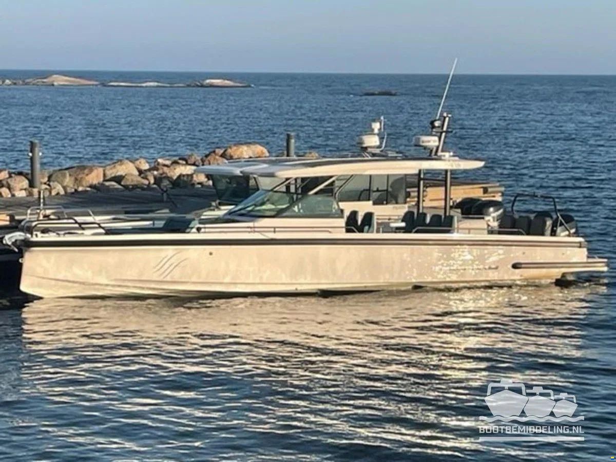 Axopar 37 SUN TOP, BRABUS LINE