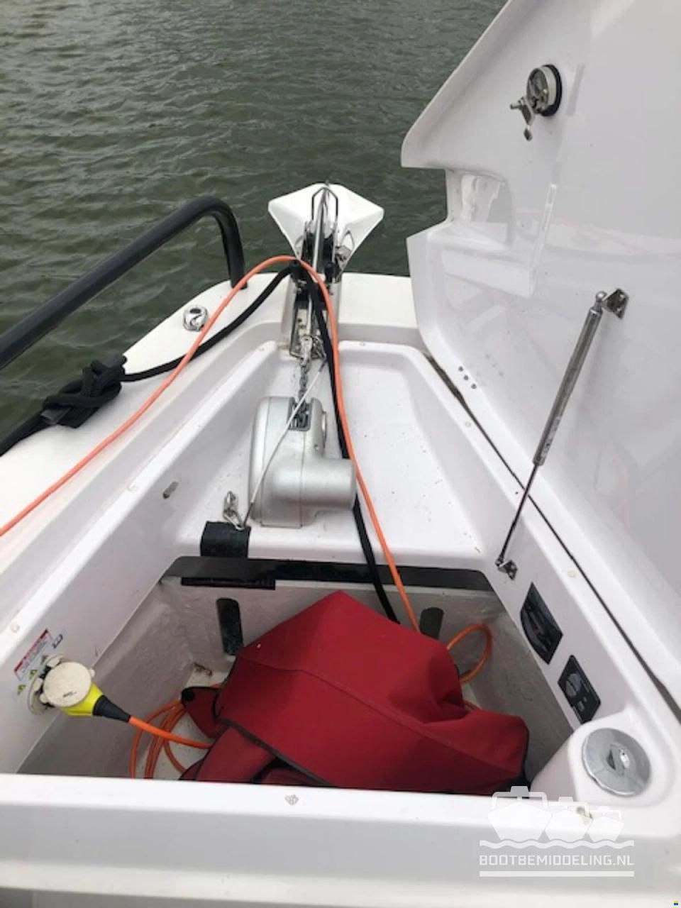 Axopar 37 SUN TOP, BRABUS LINE