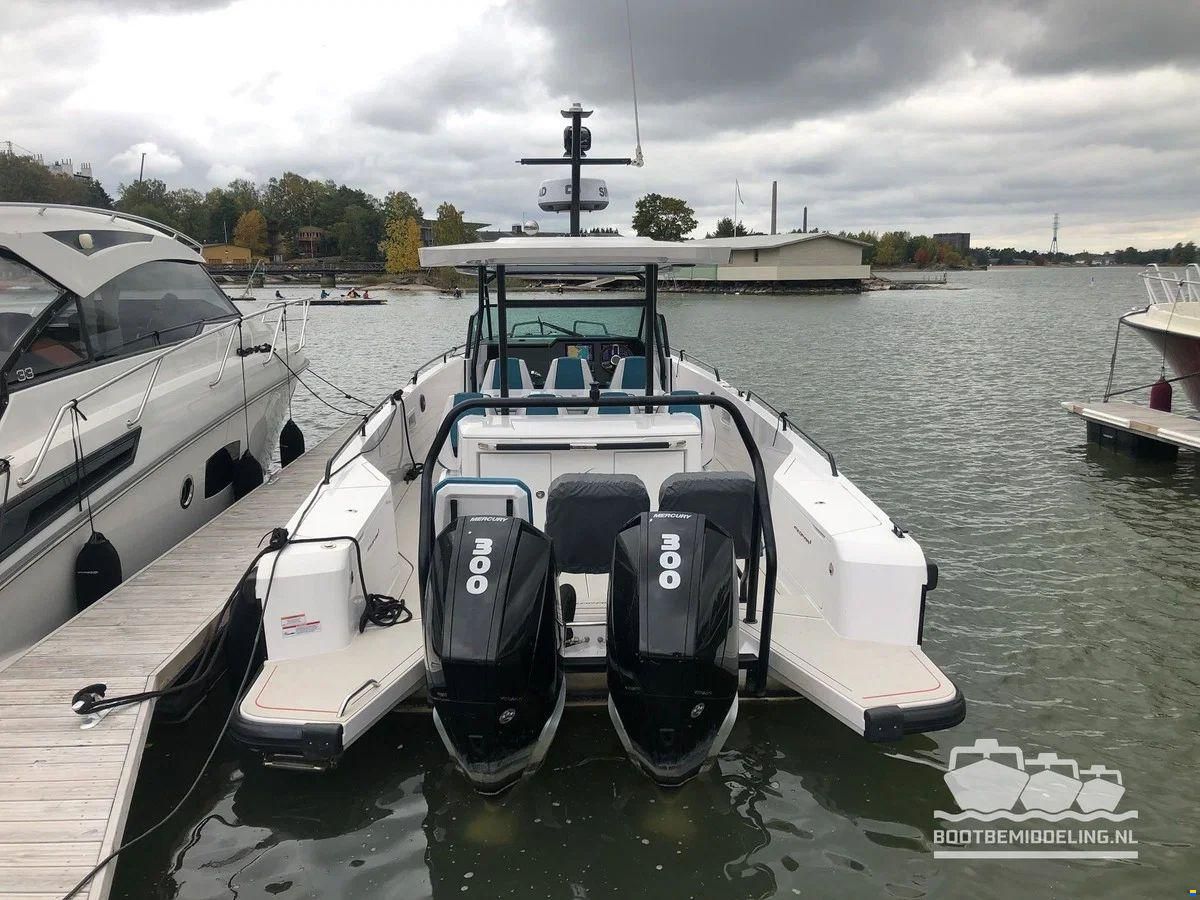 Axopar 37 SUN TOP, BRABUS LINE