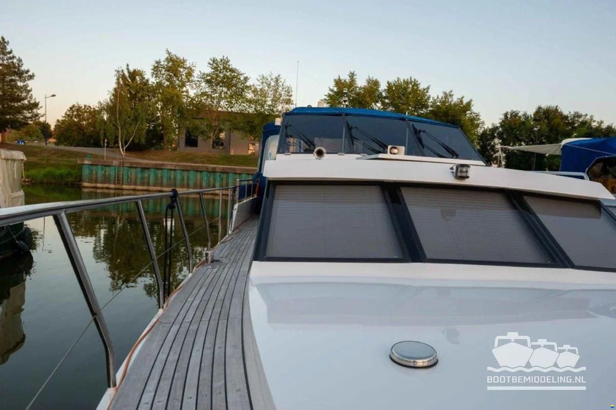 Valk Royal 45