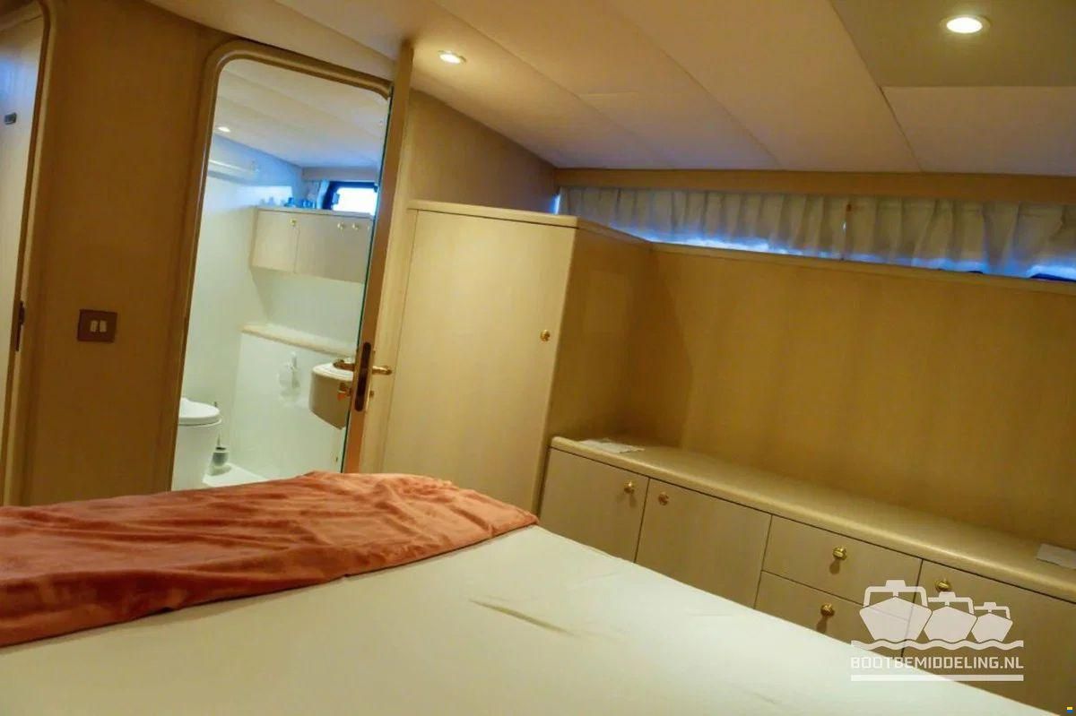 Valk Royal 45