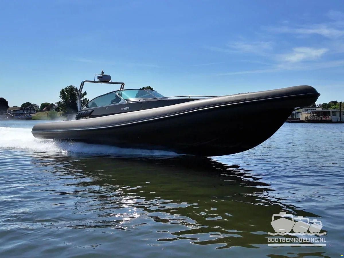 Arctic Blue 35 Cabin