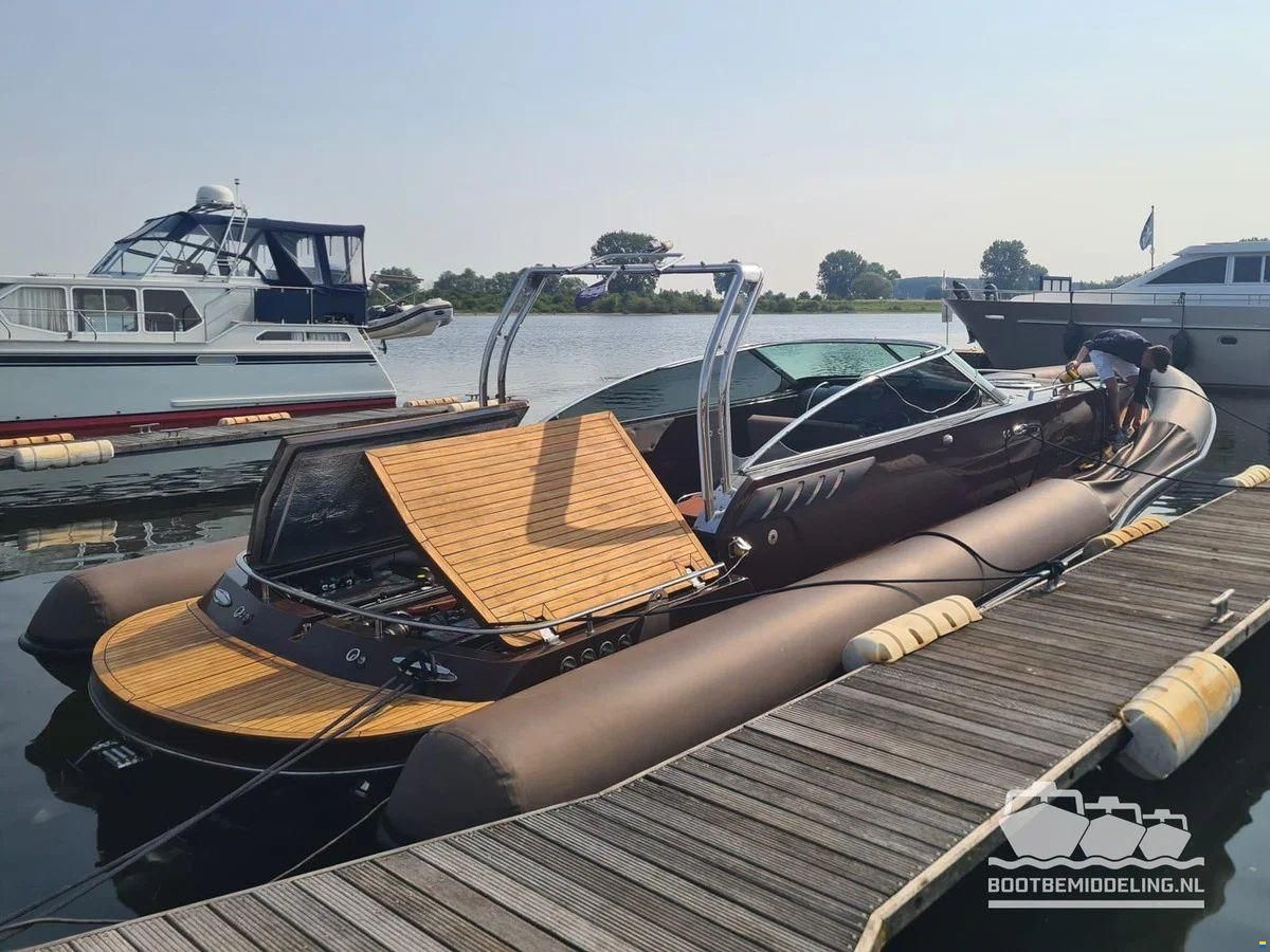 Arctic Blue 35 Cabin