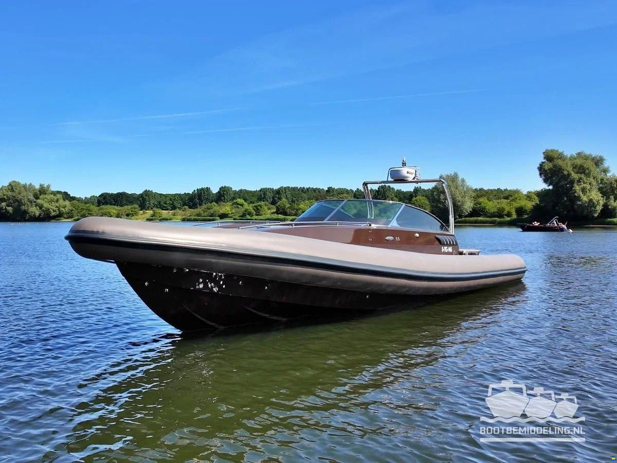 Arctic Blue 35 Cabin