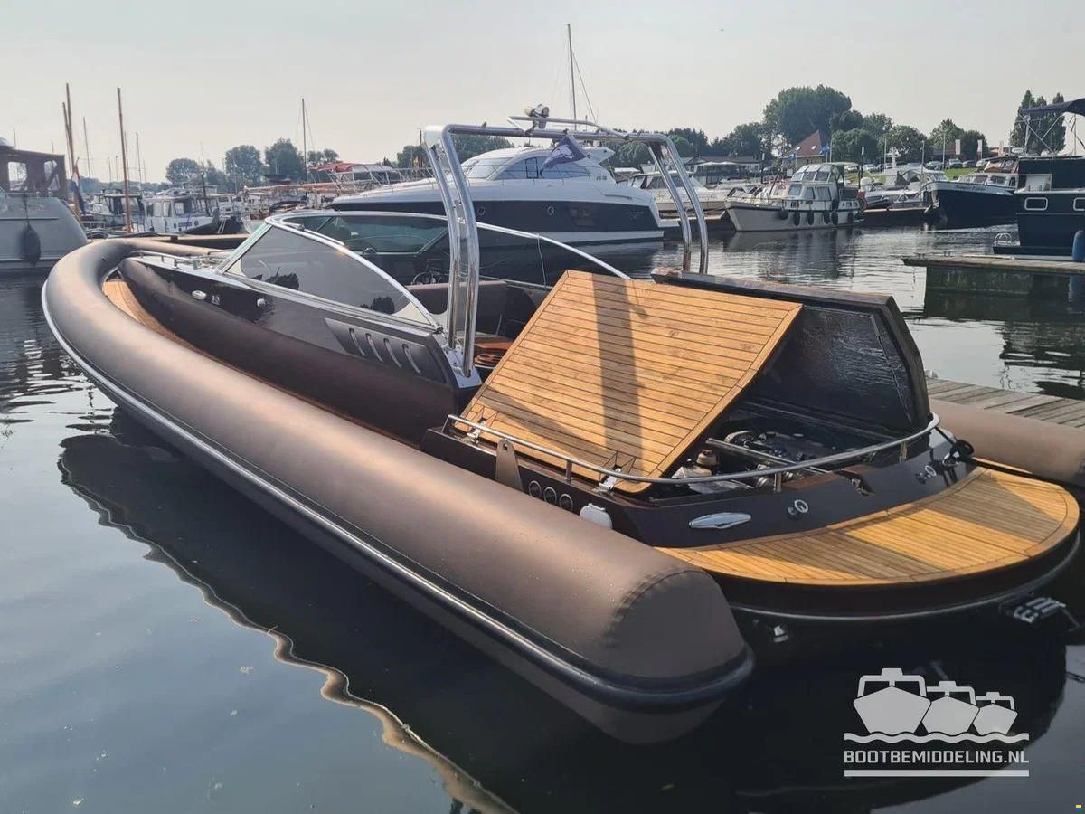 Arctic Blue 35 Cabin