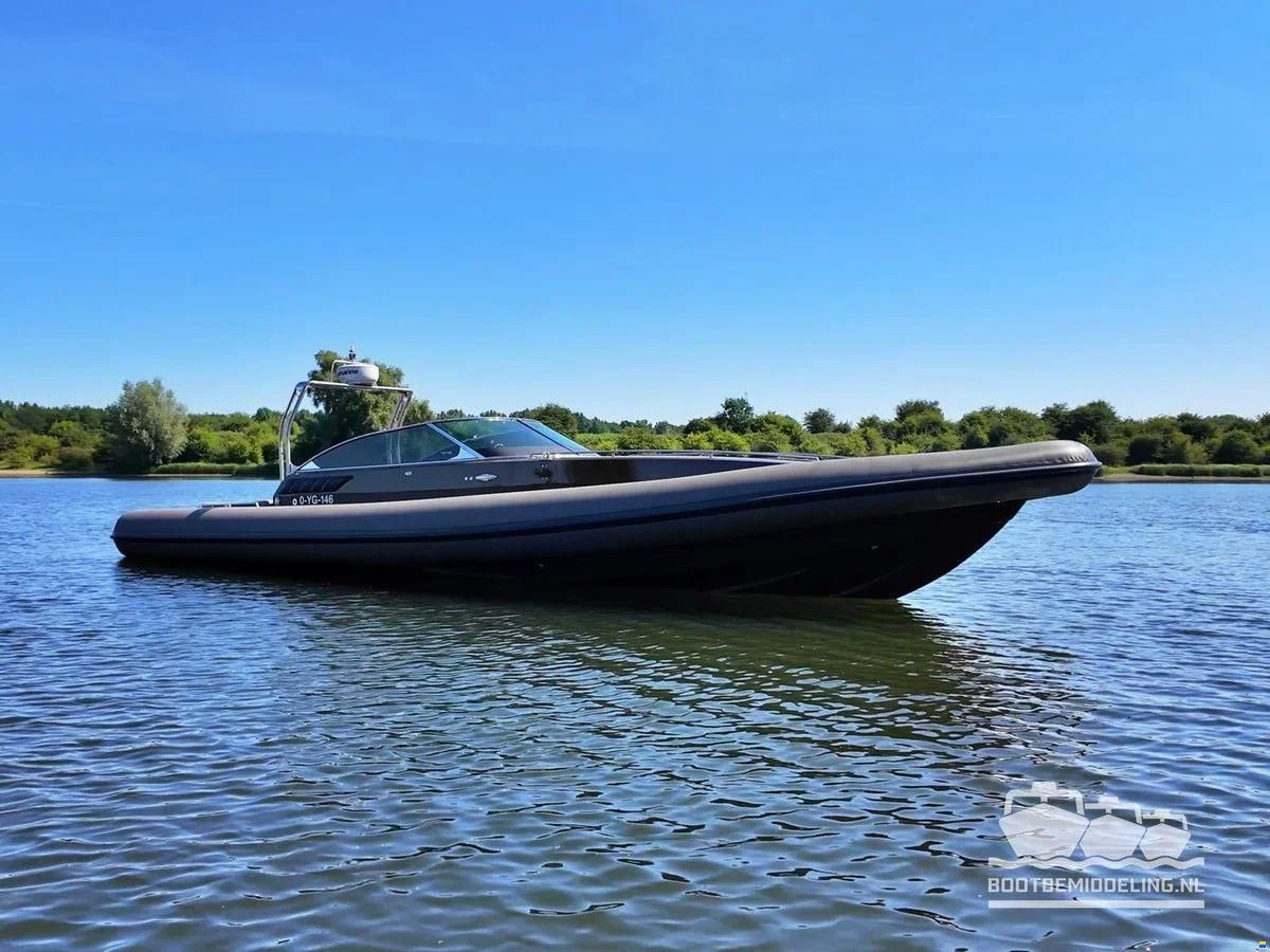 Arctic Blue 35 Cabin