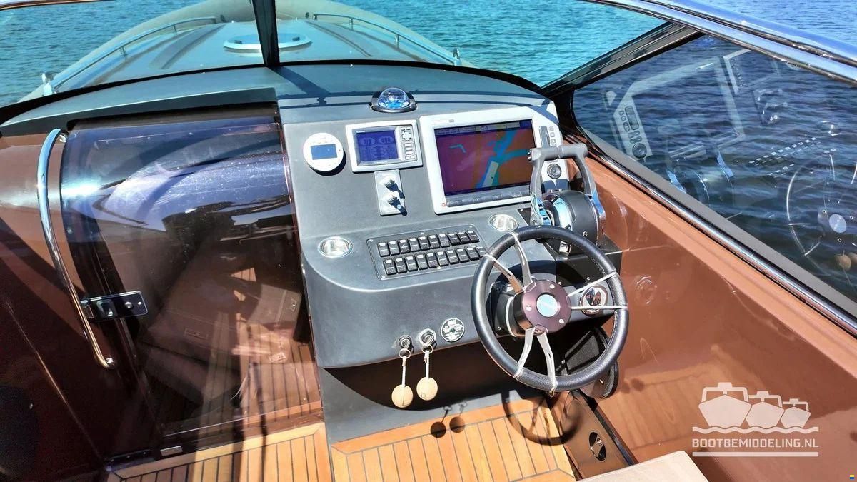 Arctic Blue 35 Cabin