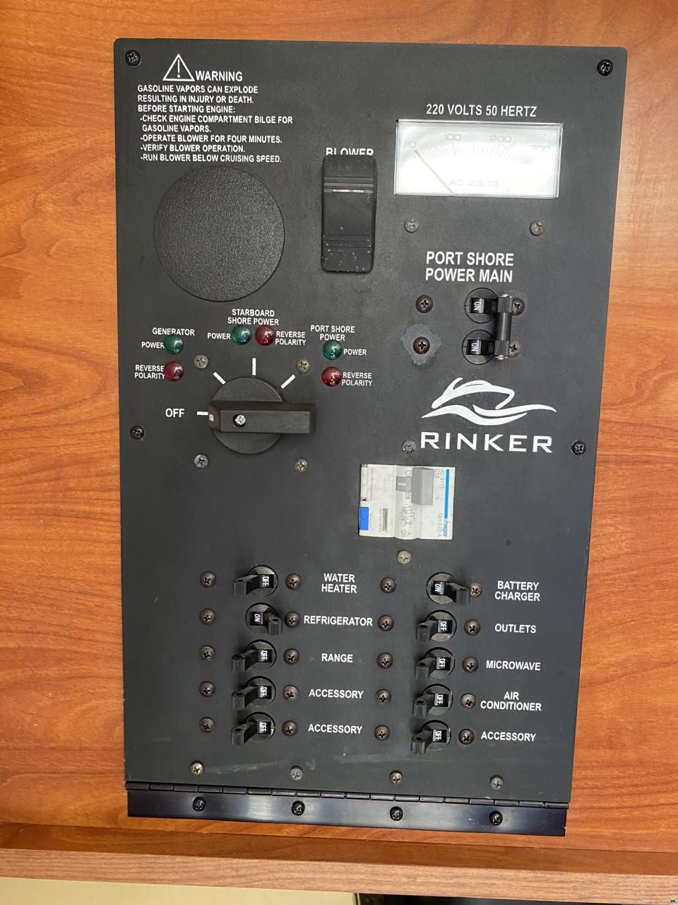 Rinker 260