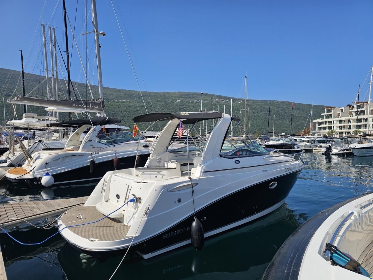 Rinker 260