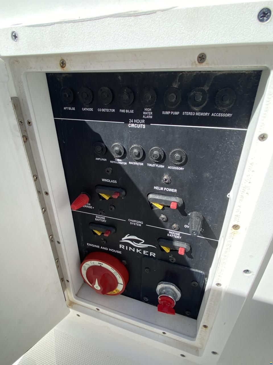 Rinker 260