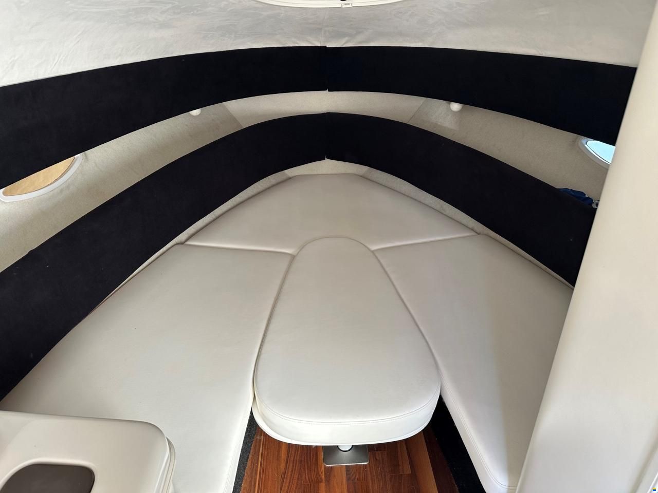 Chris Craft 262 Crowne