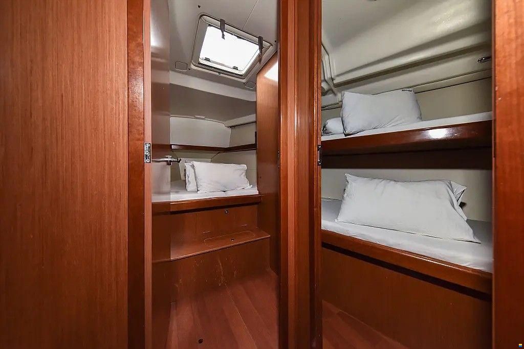 Beneteau Oceanis 43