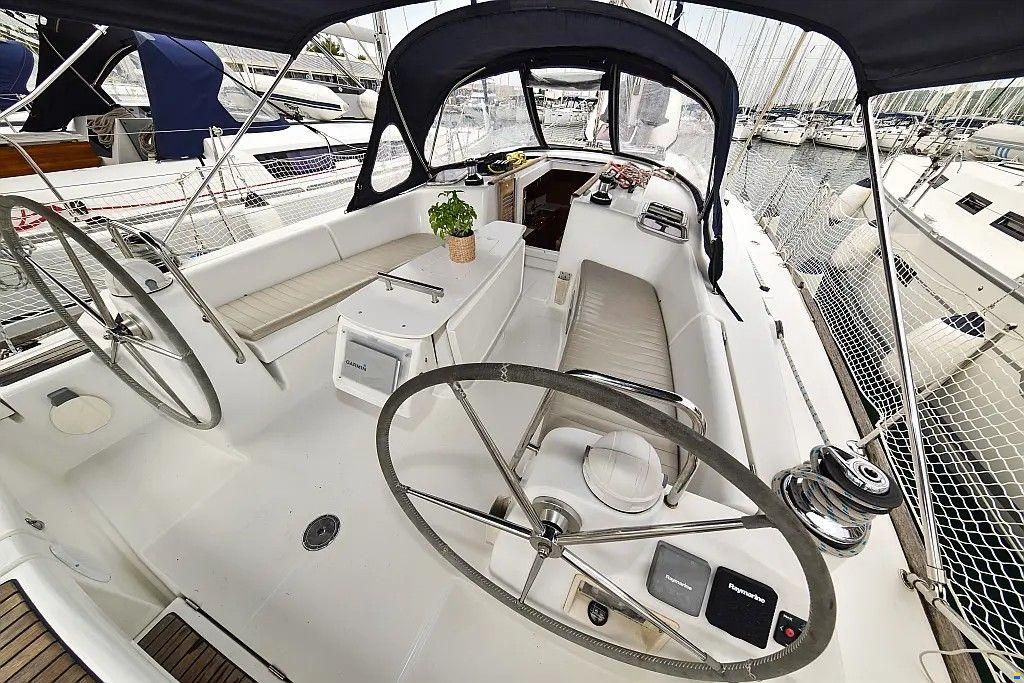 Beneteau Oceanis 43