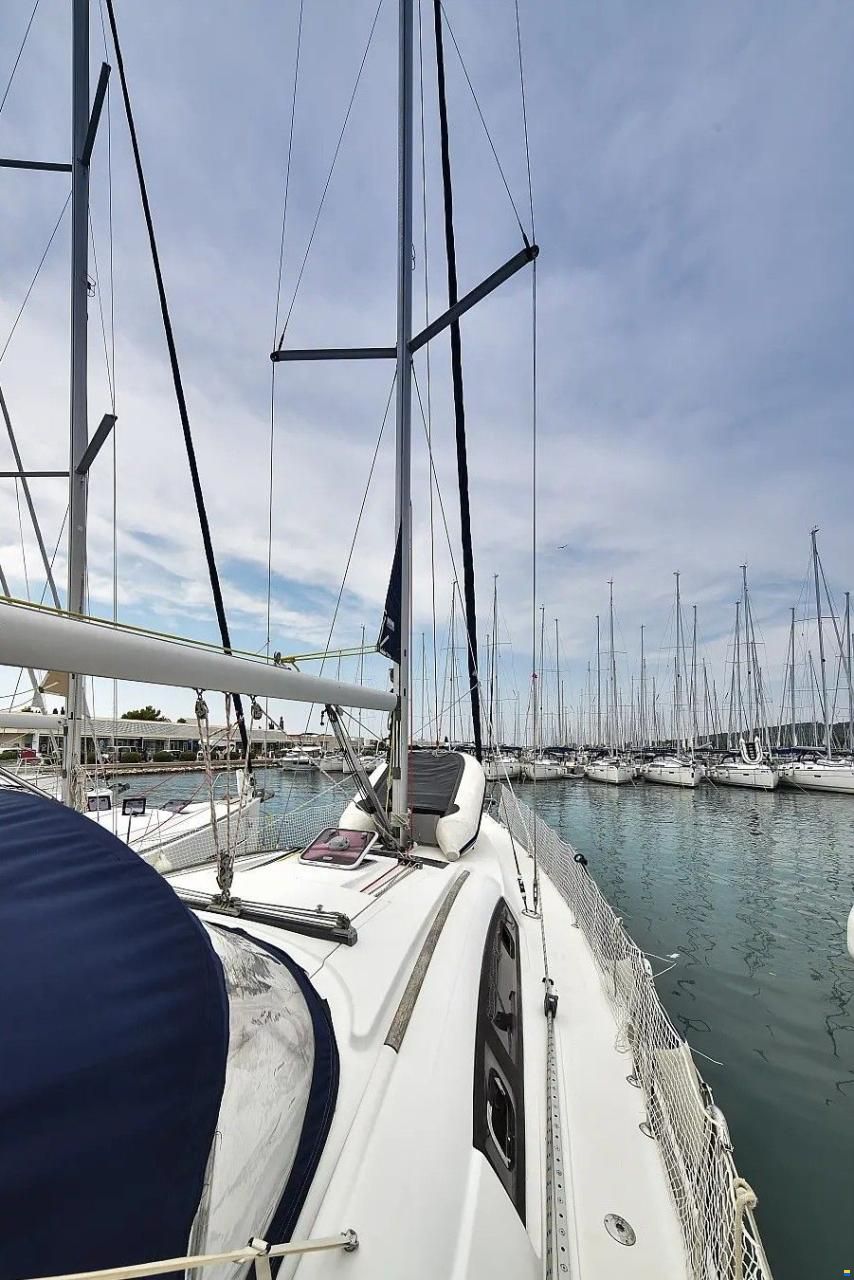 Beneteau Oceanis 43