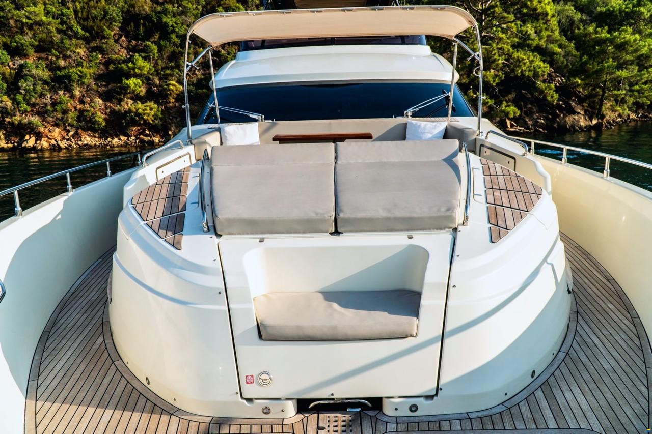 Dominator 800