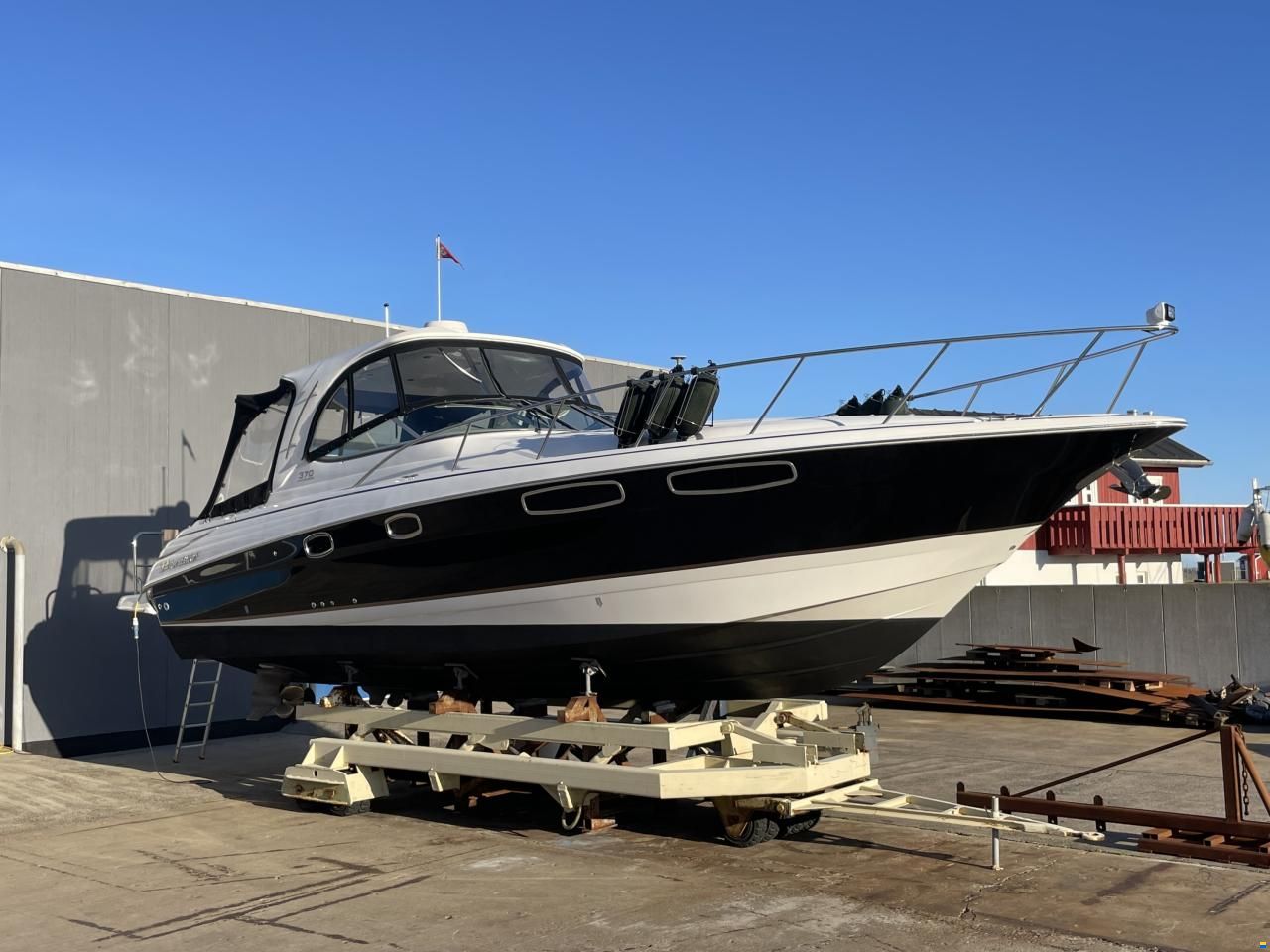 Larson 370 Cabrio