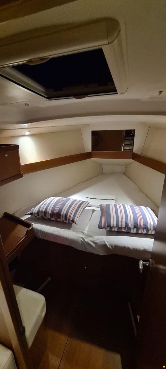 Beneteau Oceanis 37