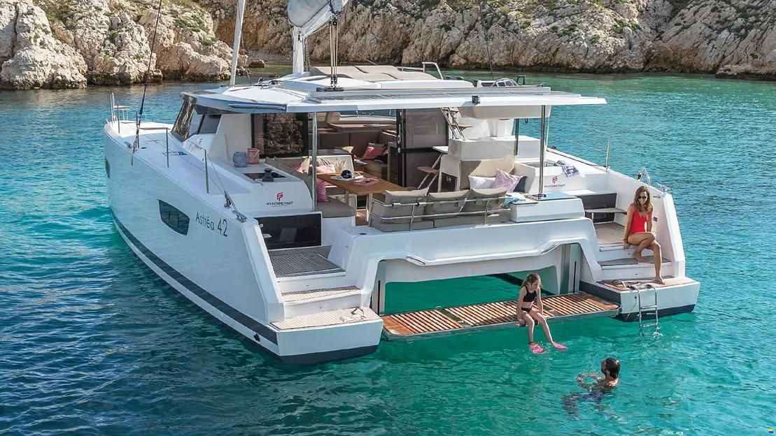 Fountaine Pajot Astr&eacute;a 42