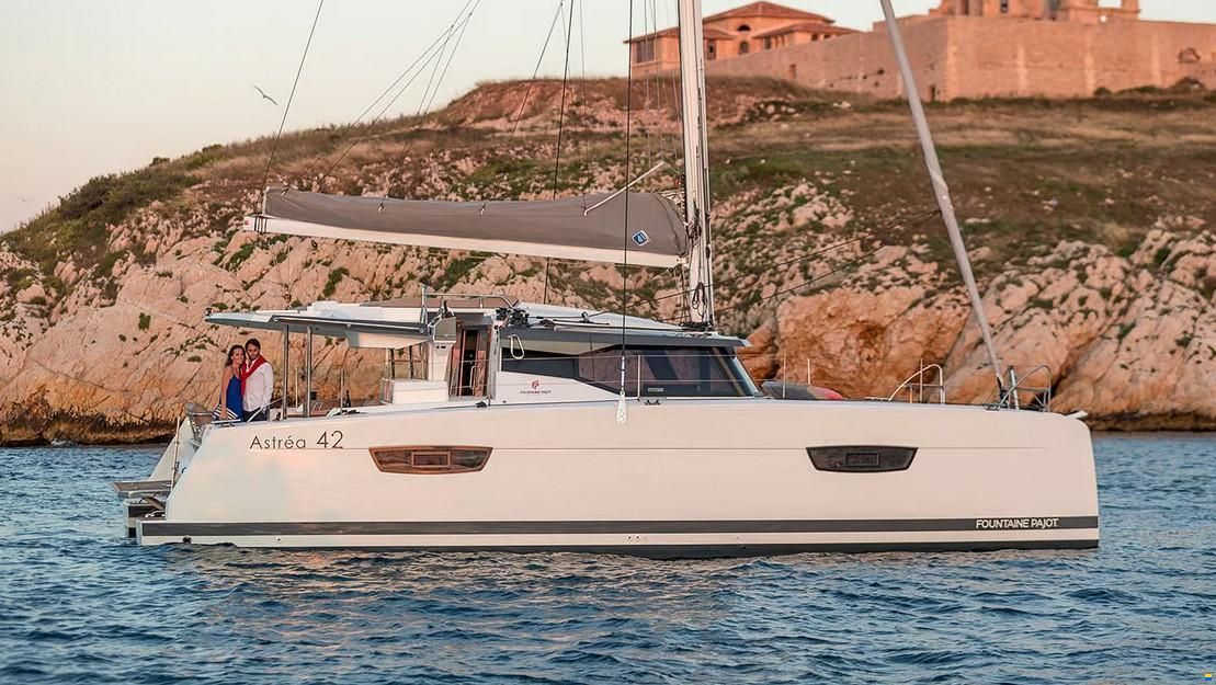 Fountaine Pajot Astr&eacute;a 42