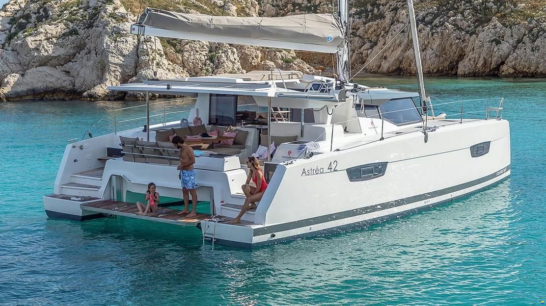 Fountaine Pajot Astr&eacute;a 42