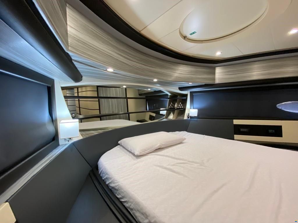 Pershing 76