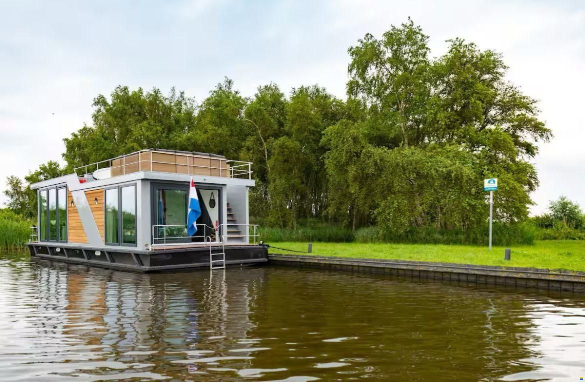 Houseboat Friesland 12.75 X 4.50 (inboar