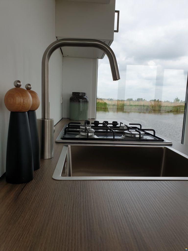 Houseboat Friesland 12.75 X 4.50 (inboar