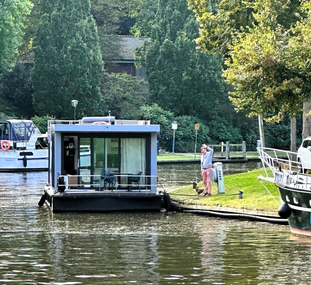 Houseboat Friesland 12.75 X 4.50 (inboar