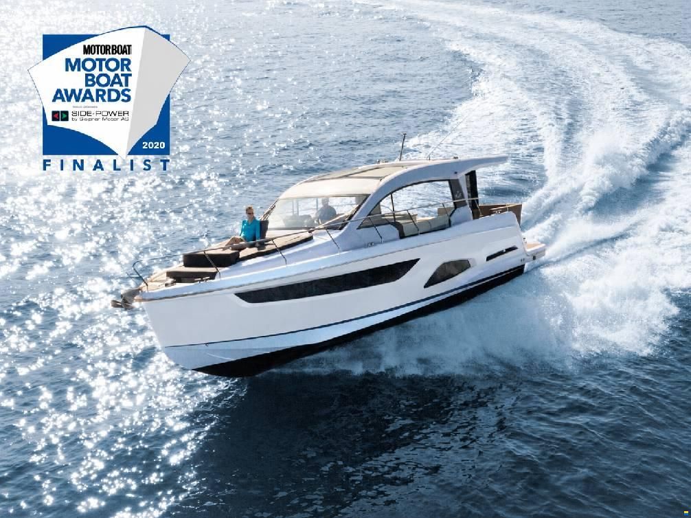 Sealine C390