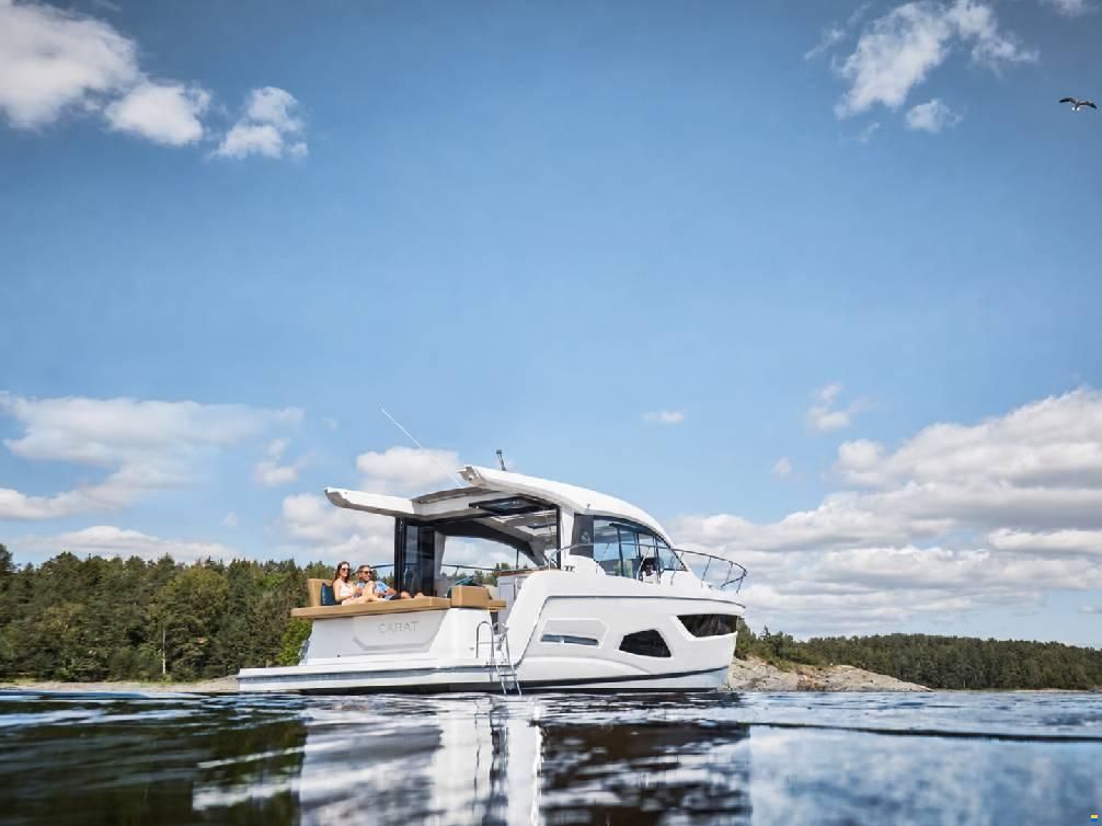 Sealine C390