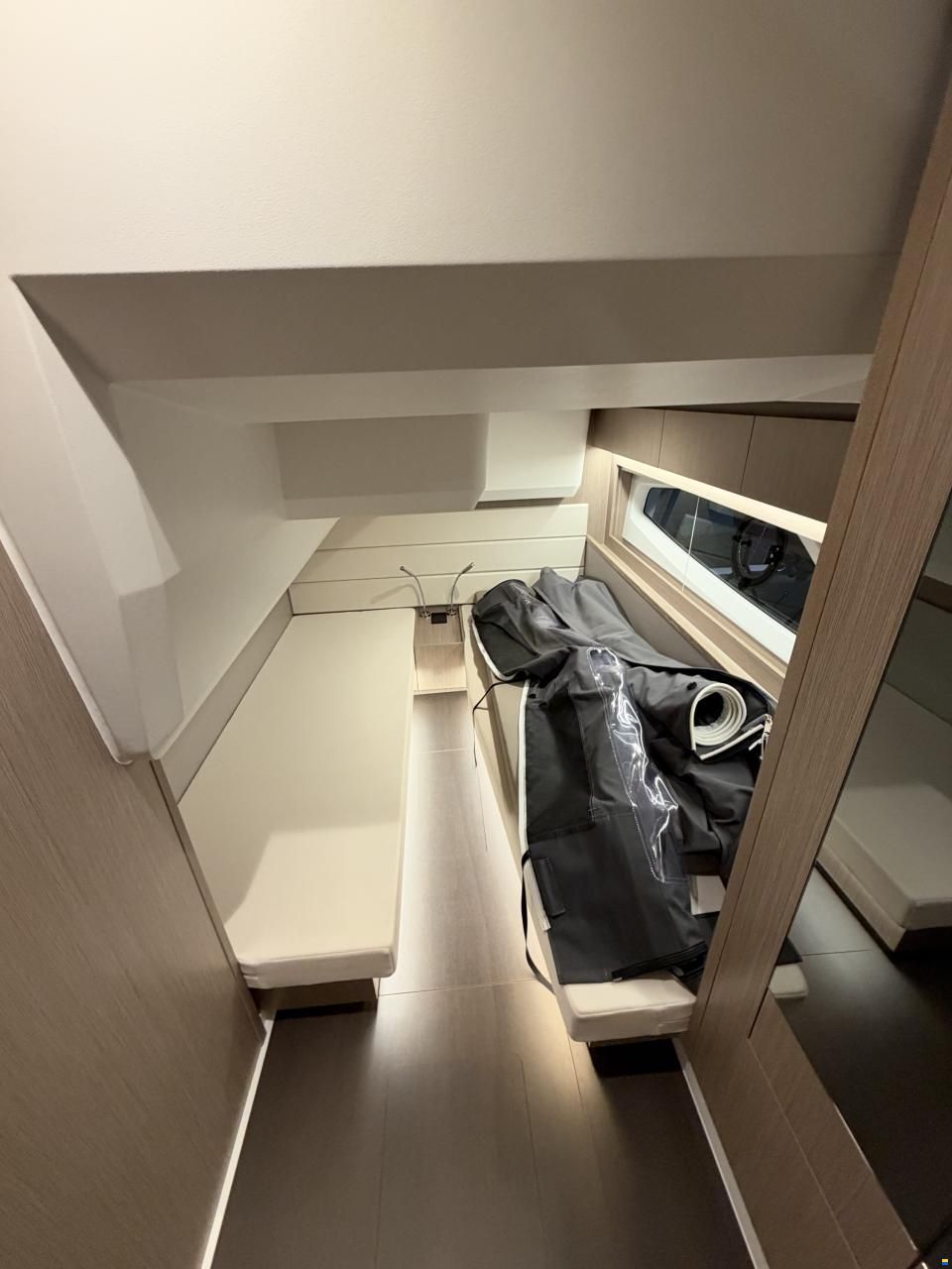 Sealine C390