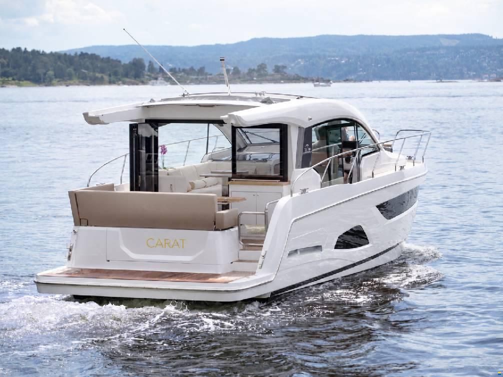 Sealine C390