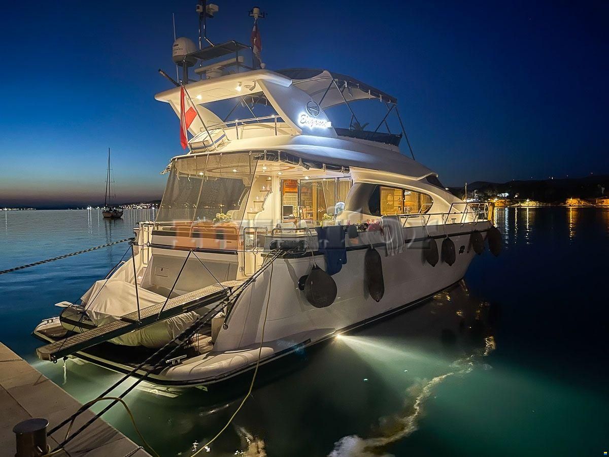 Elegance 54 Fly