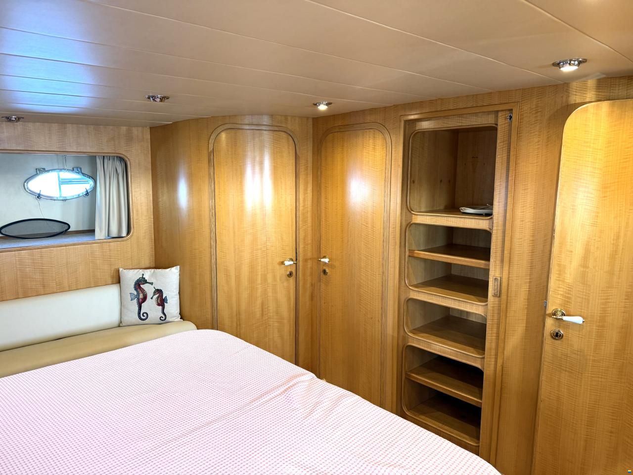 Johnson Yachts Johnson 65 Flybrige