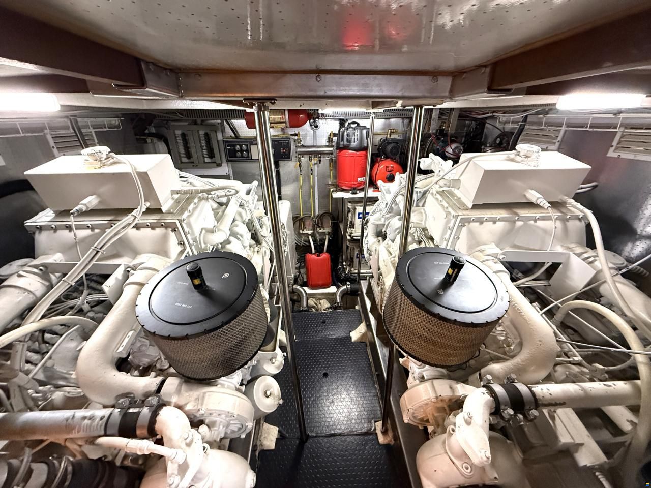 Johnson Yachts Johnson 65 Flybrige