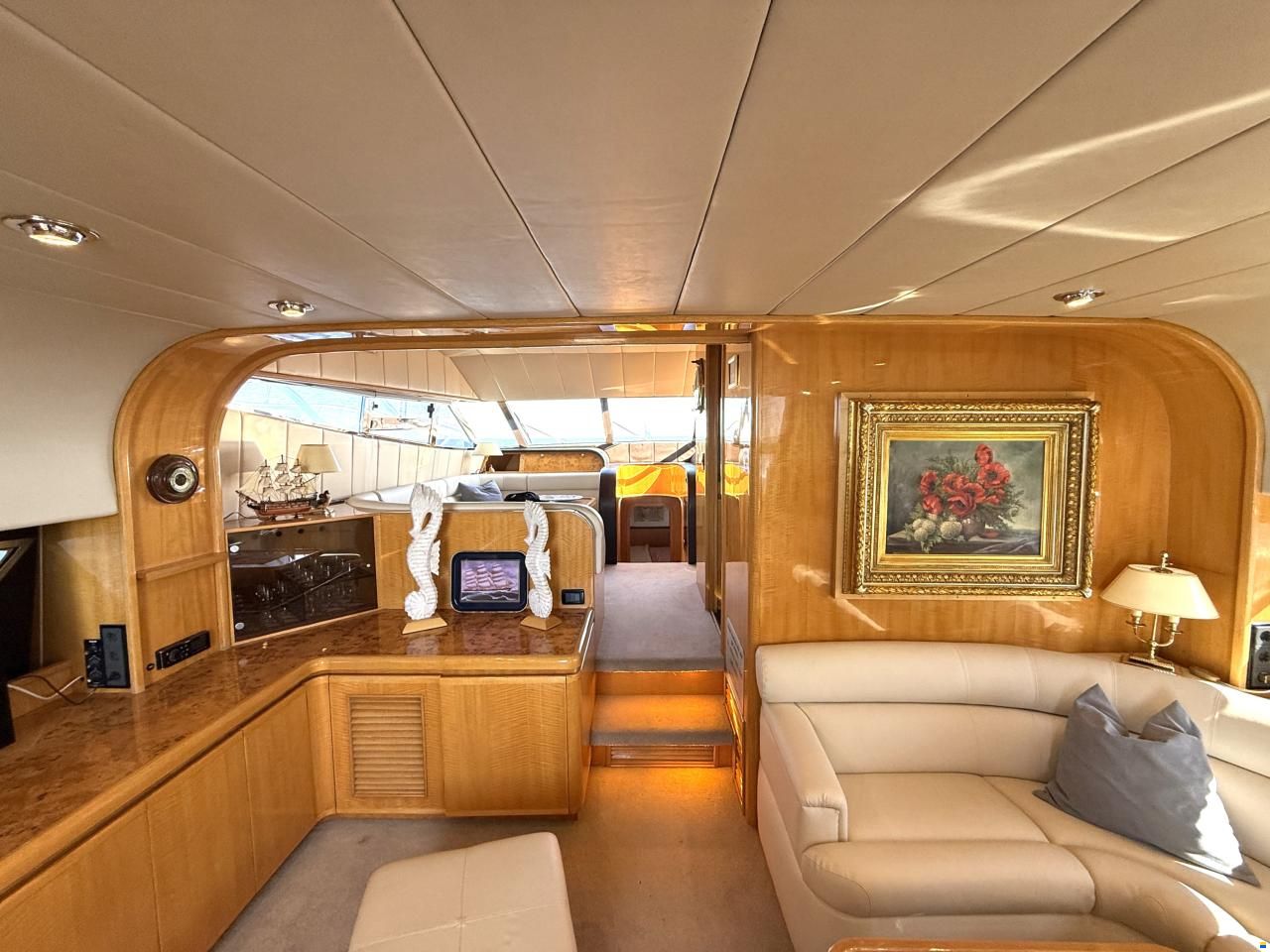 Johnson Yachts Johnson 65 Flybrige