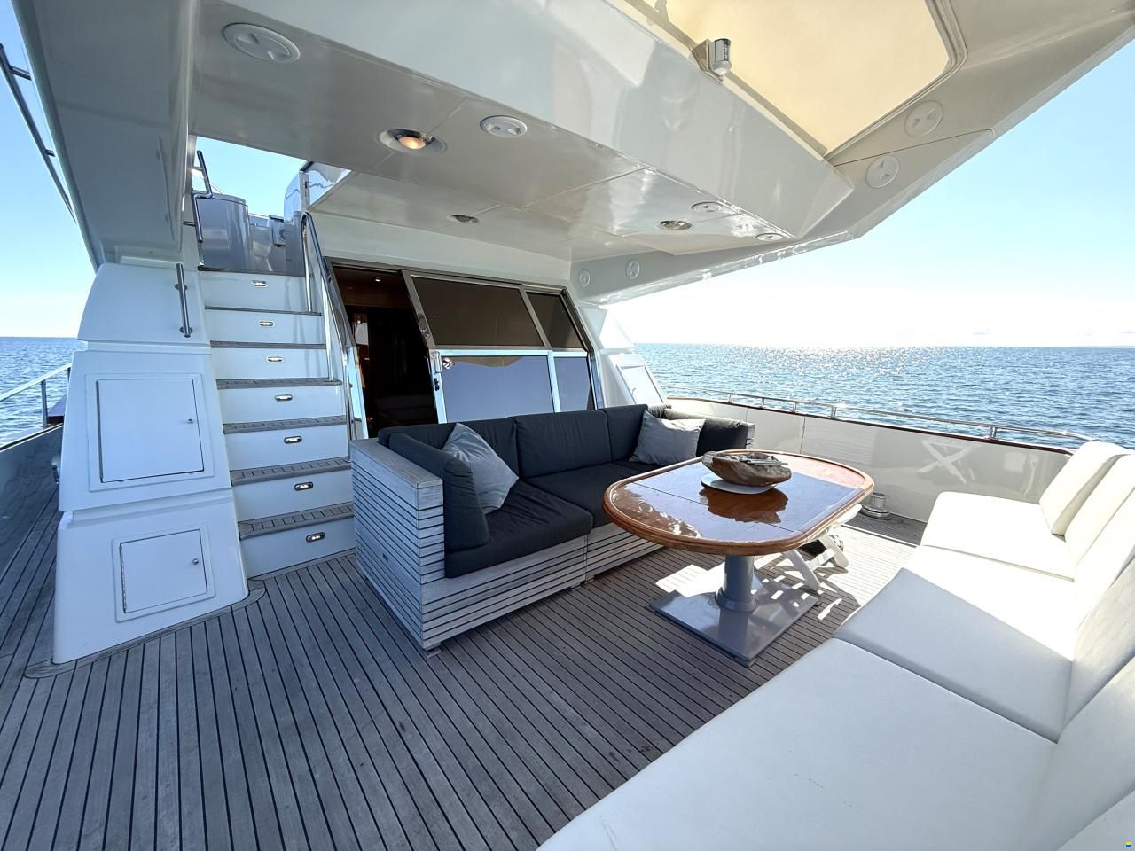 Johnson Yachts Johnson 65 Flybrige