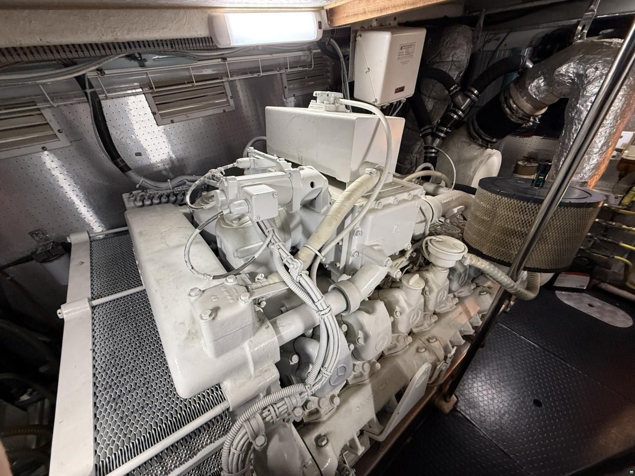 Johnson Yachts Johnson 65 Flybrige