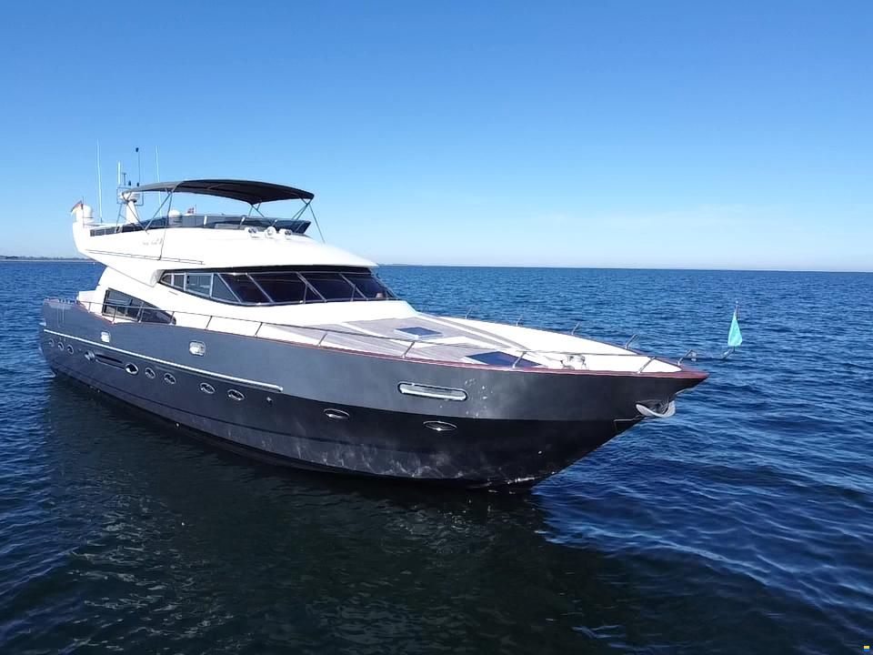 Johnson Yachts Johnson 65 Flybrige