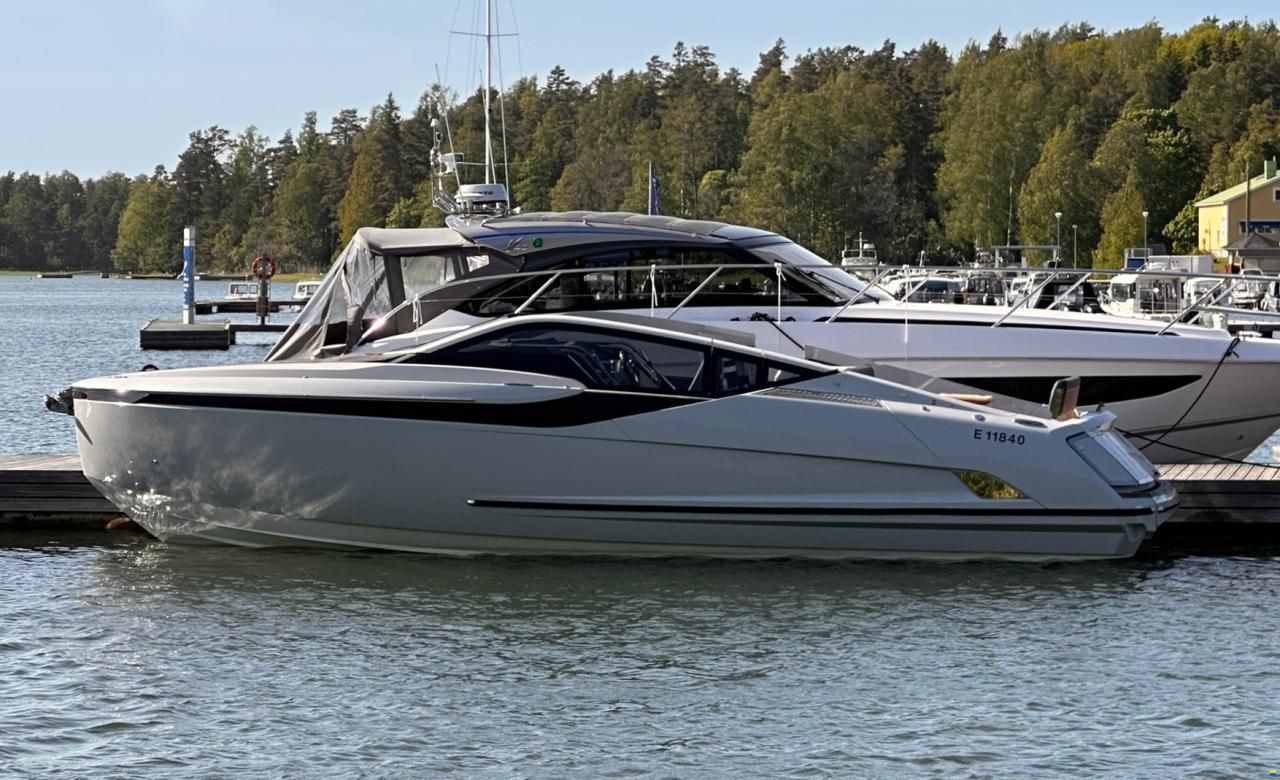 Fairline F//LINE 33