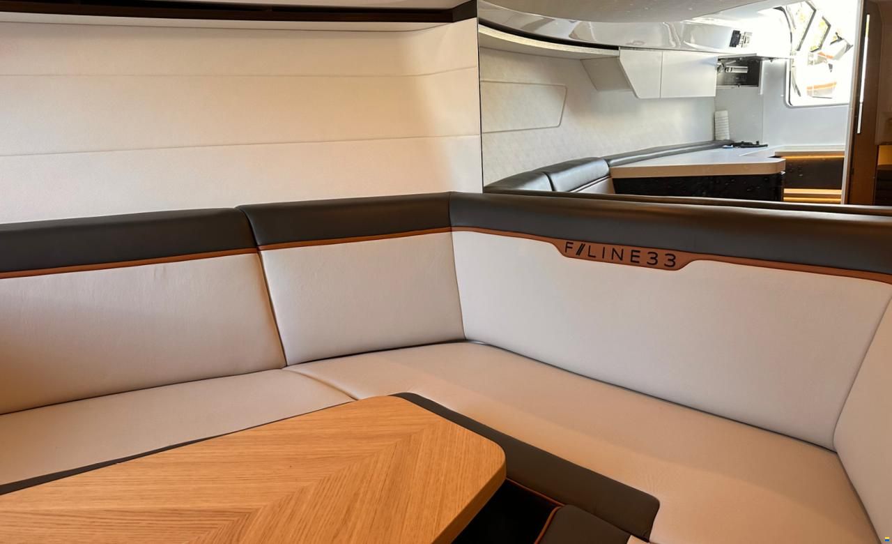Fairline F//LINE 33