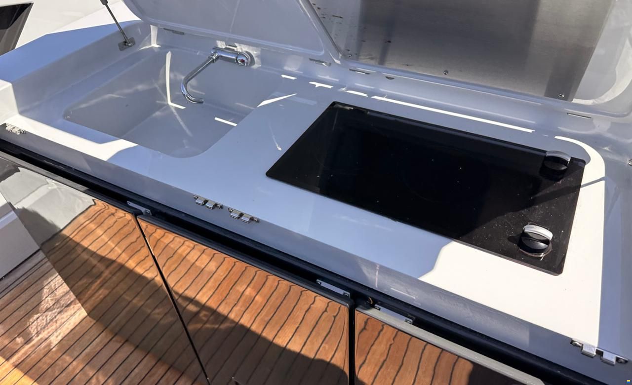 Fairline F//LINE 33