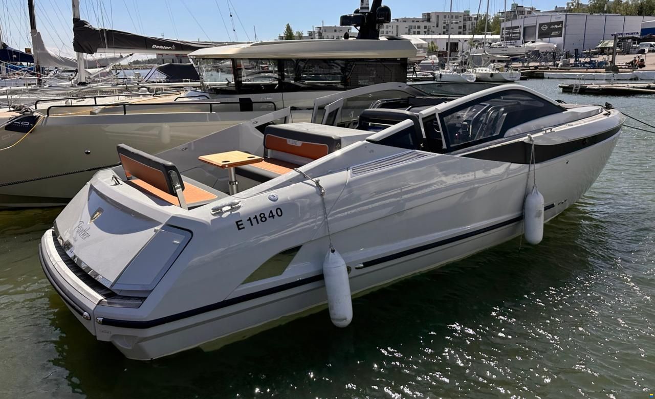 Fairline F//LINE 33