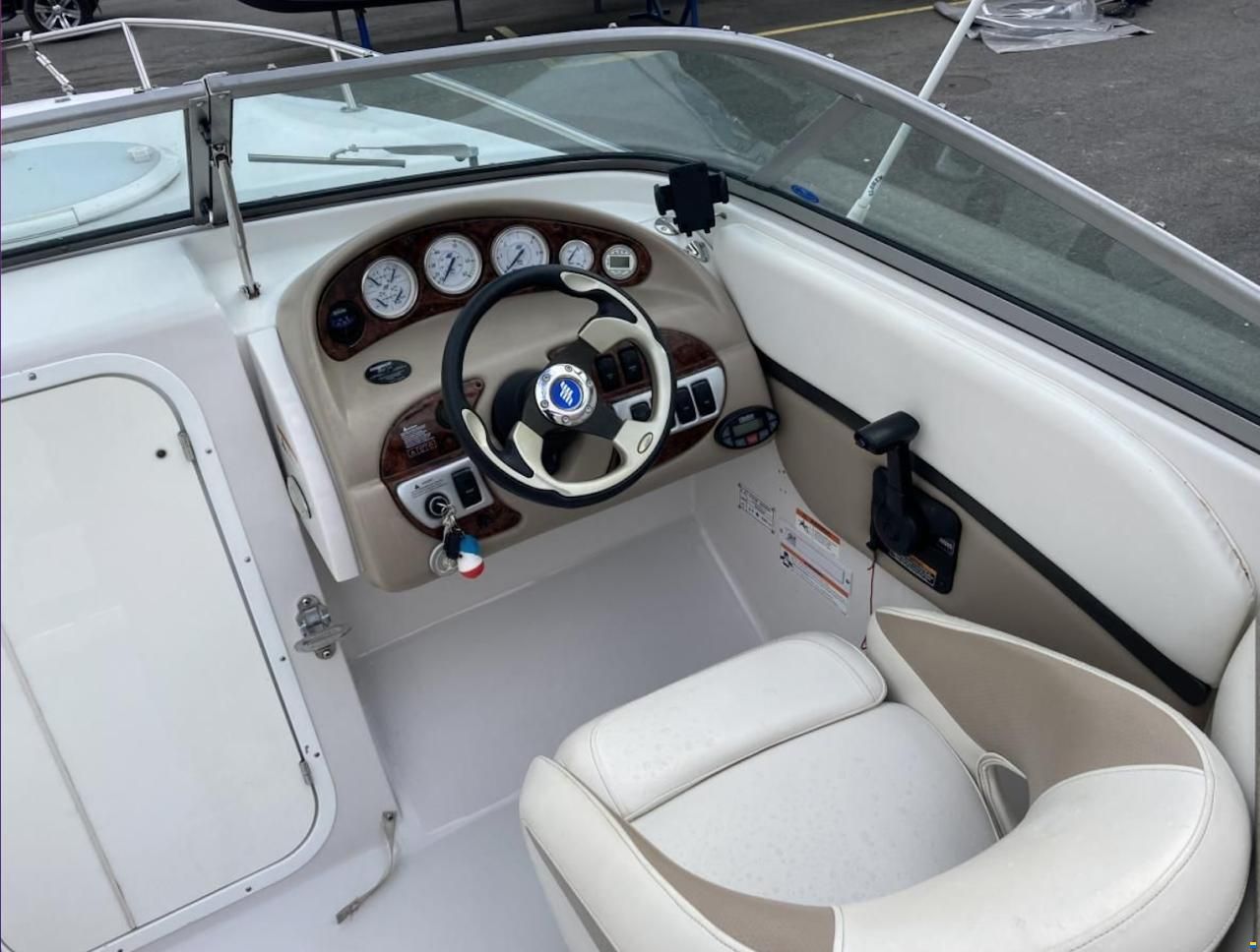 Four Winns Sundowner 215